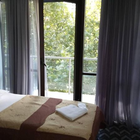 Hotel Georgia Tbilisi Exteriör bild