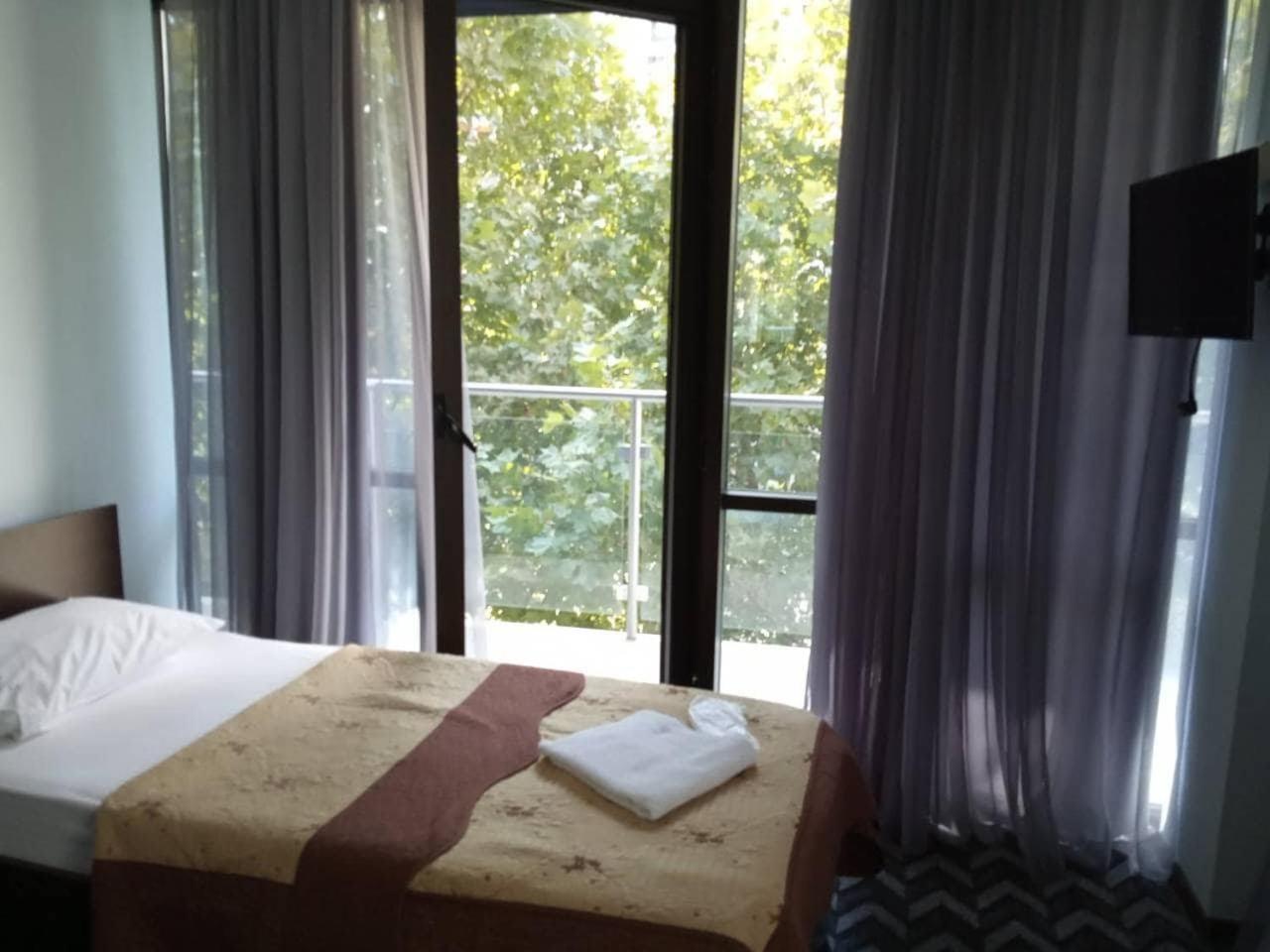 Hotel Georgia Tbilisi Exteriör bild
