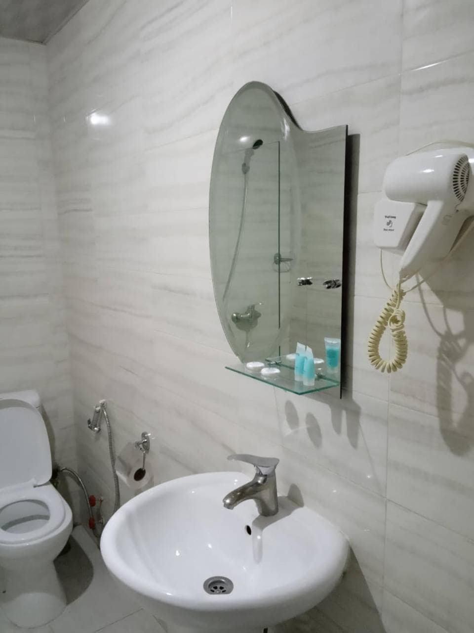 Hotel Georgia Tbilisi Exteriör bild